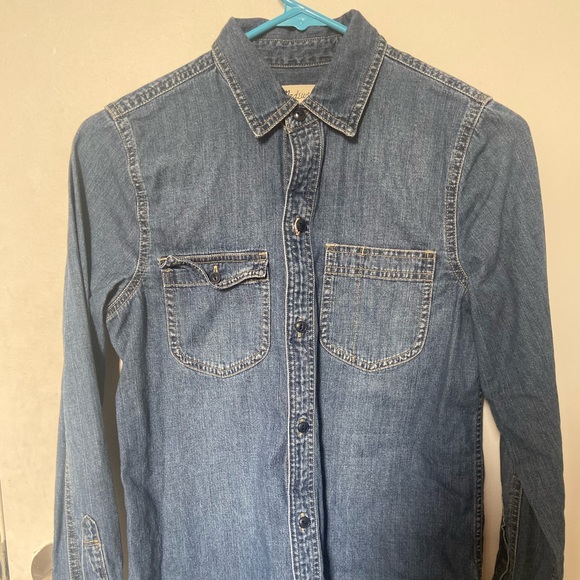 CLEARANCE! Madewell Denim Ex-Boyfriend Shirt in Kylemore Wash - Picture 4 of 6